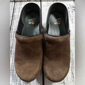 Dansko XP 2.0 Brown Leather Clogs EU 39 (US 8.5–9)